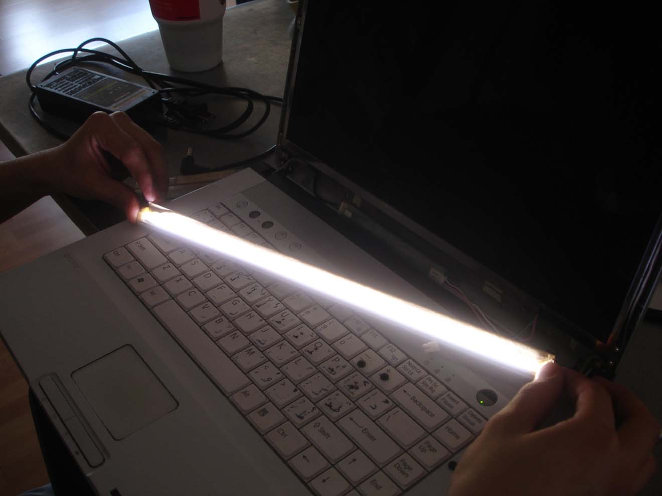 Замена и ремонт подсветки экрана ноутбука в Кемерово